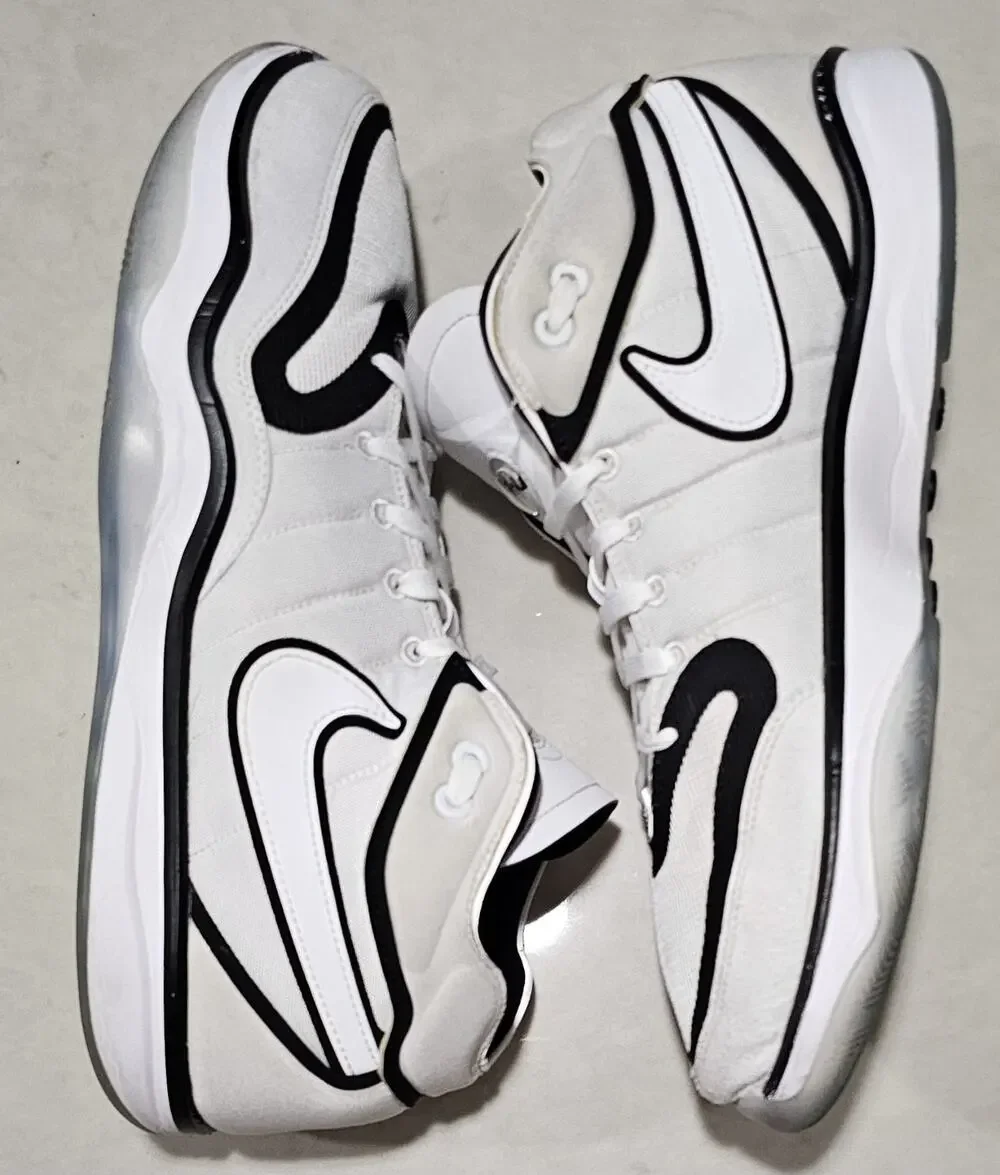 Nike Air Zoom GT Hustle 2 White Black Men's Size 14 Basketball Shoes DJ9405